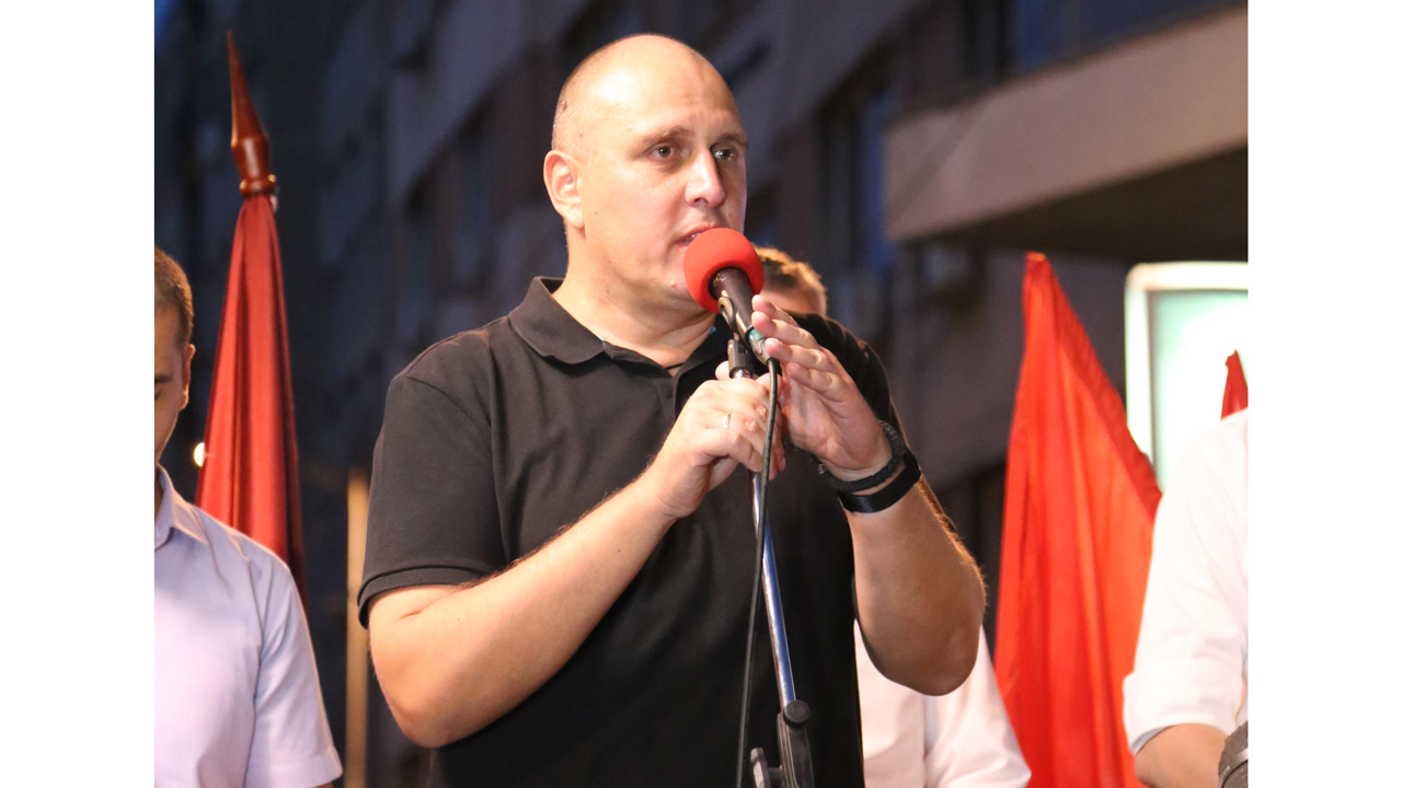 Veselinović: Srpski radnici su velike kukavice, plaše se štrajka i čekaju da se drugi izbore za njih