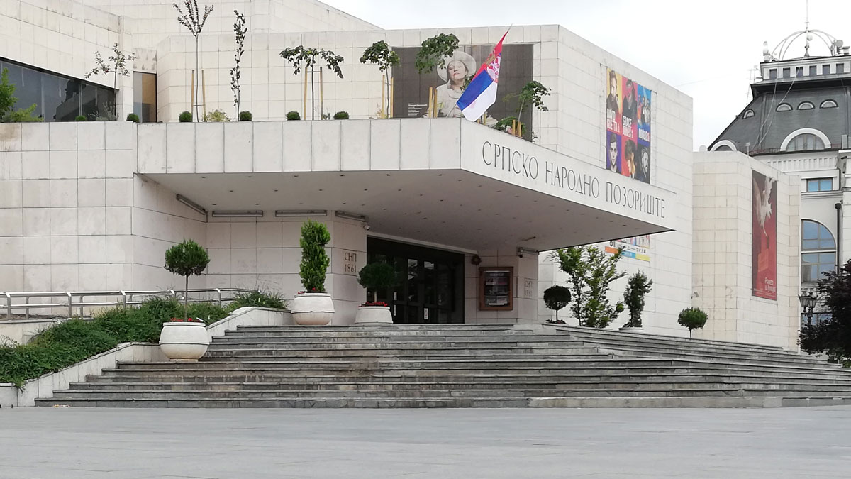 Dveri: Neophodno je što pre rekonstruisati plato oko Srpskog narodnog pozorišta